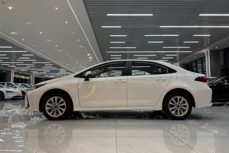 Toyota Corolla 2025 car image #3