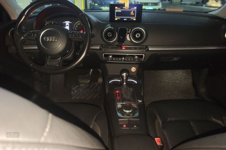 Audi A3 2015 car image #11