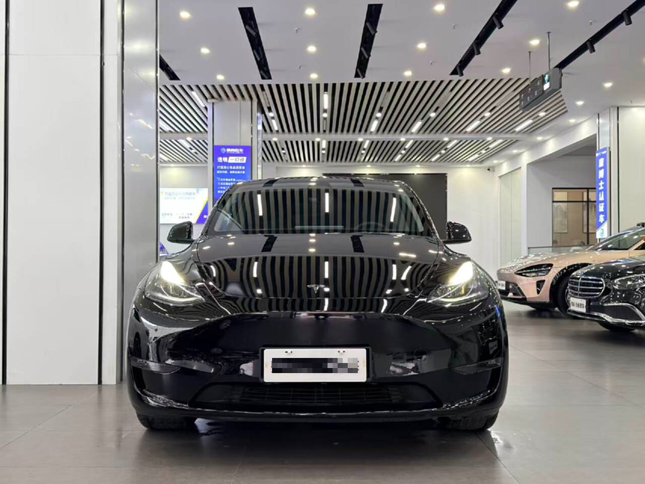 Tesla Model Y 2023 #4 Tesla Model Y 2023 immagine di auto #4