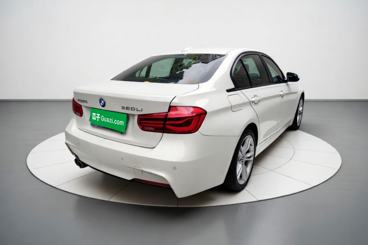 BMW 3 Series 2018 car image #7