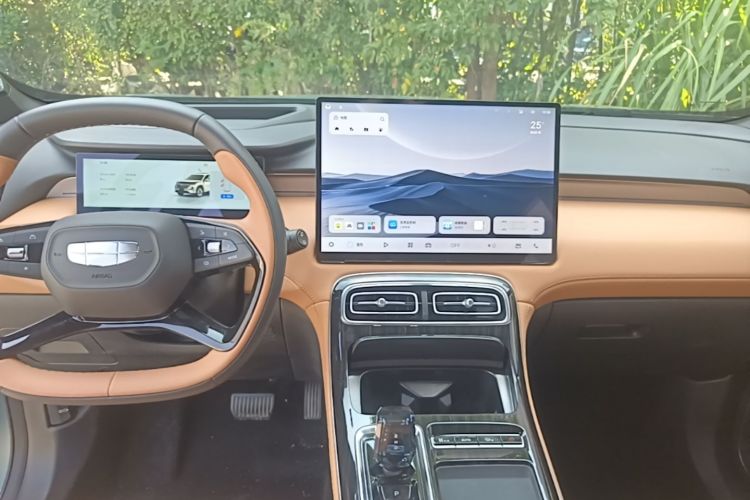 GEELY Boyue L 2026 car image #13