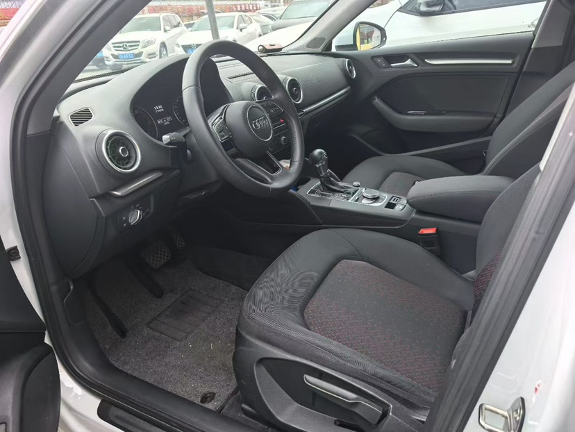 Audi A3 2019 car image #3