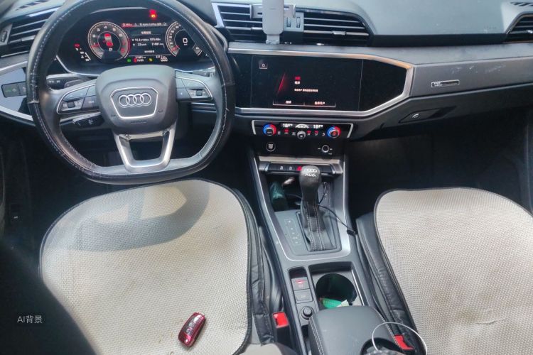 Audi Q3 2022 car image #11