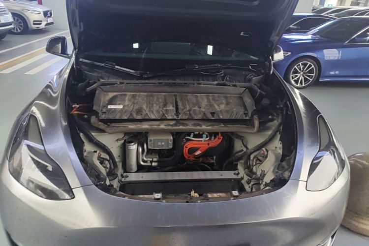 Tesla Model Y 2021 immagine di auto #20