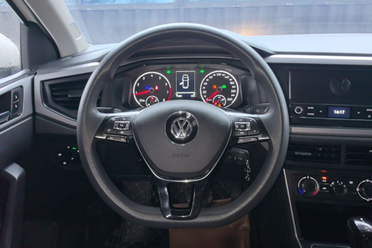 Volkswagen Polo 2020 car image #11