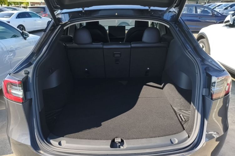 Tesla Model Y 2022 #19 Tesla Model Y 2022 car image #19