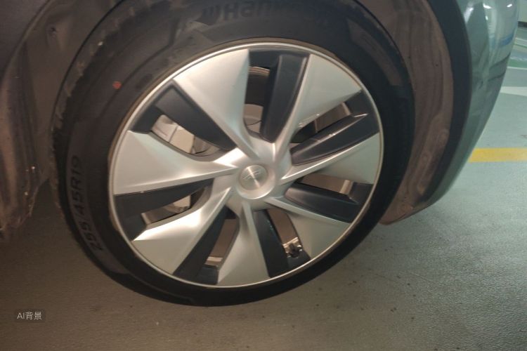 Tesla Model Y 2023 car image #9