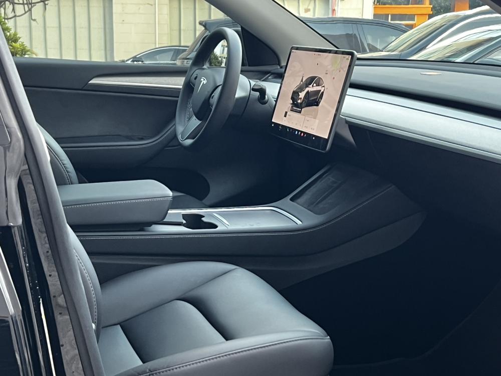 Tesla Model Y 2023 #28 Tesla Model Y 2023 car image #28