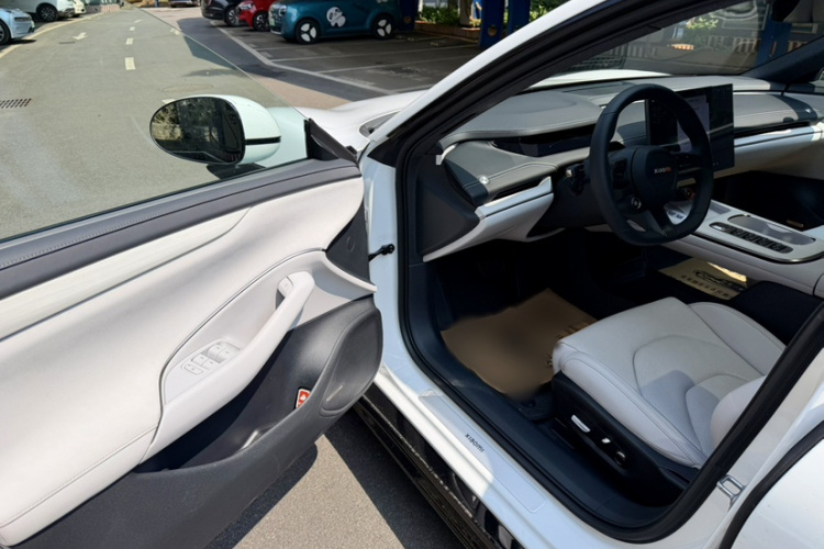 MI SU7 2025 car image #18