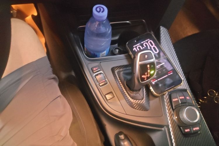BMW 3 Series 2017 car image #14