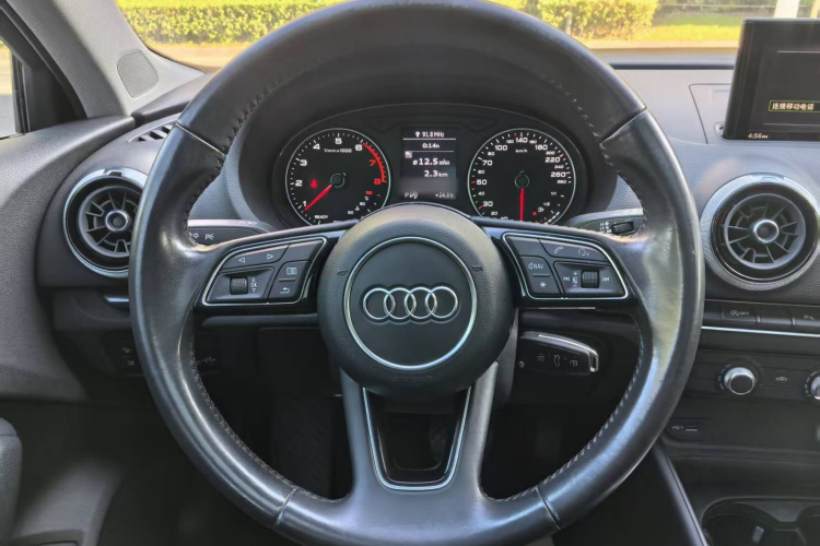 Audi A3 2019 car image #22