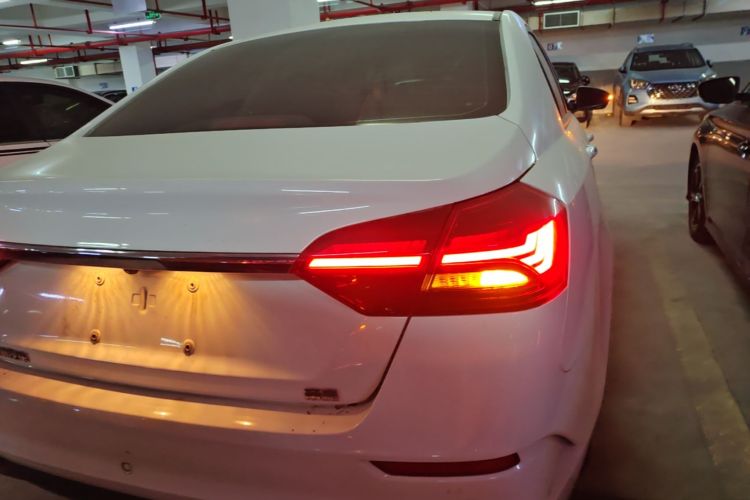 GEELY Emgrand 2021 #8 GEELY Emgrand 2021 car image #8