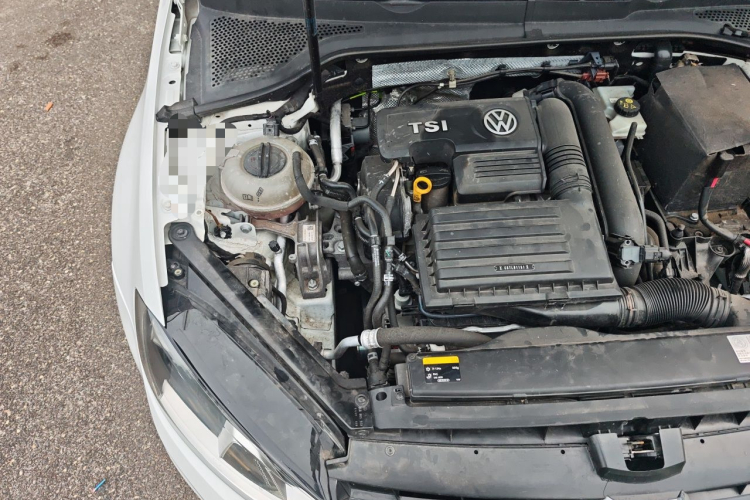 Volkswagen Golf 2017 car image #26