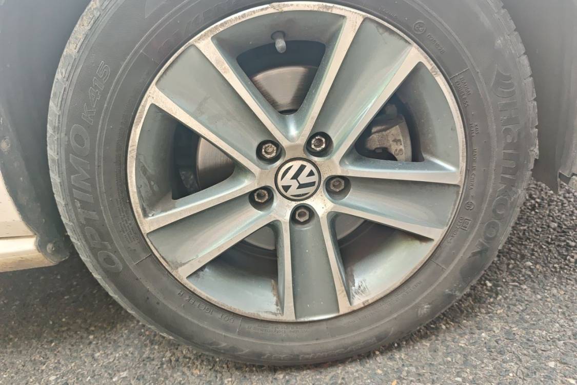 Volkswagen Polo 2015 car image #9