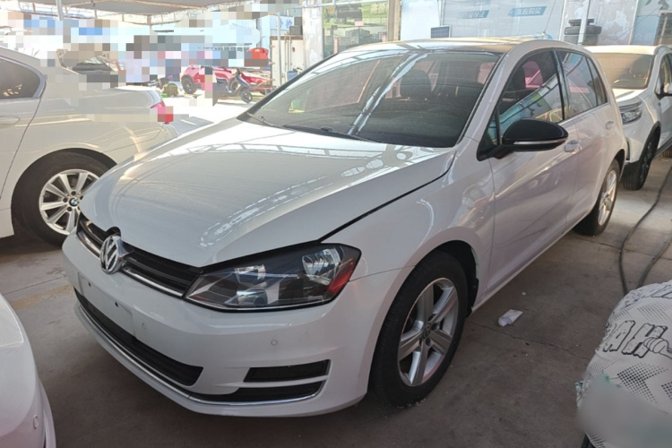 Volkswagen Golf 2017 car image #2