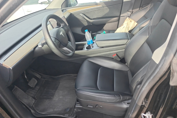 Tesla Model Y 2023 #15 Tesla Model Y 2023 car image #15