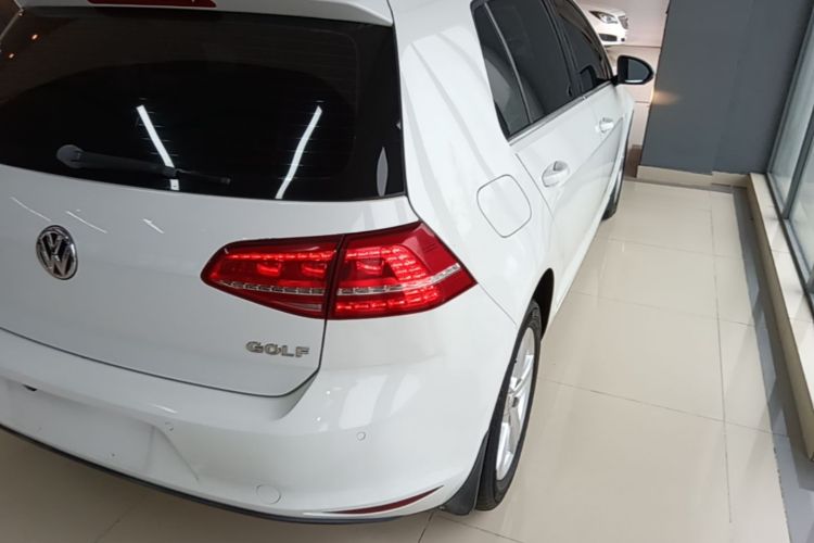 Volkswagen Golf 2015 car image #8