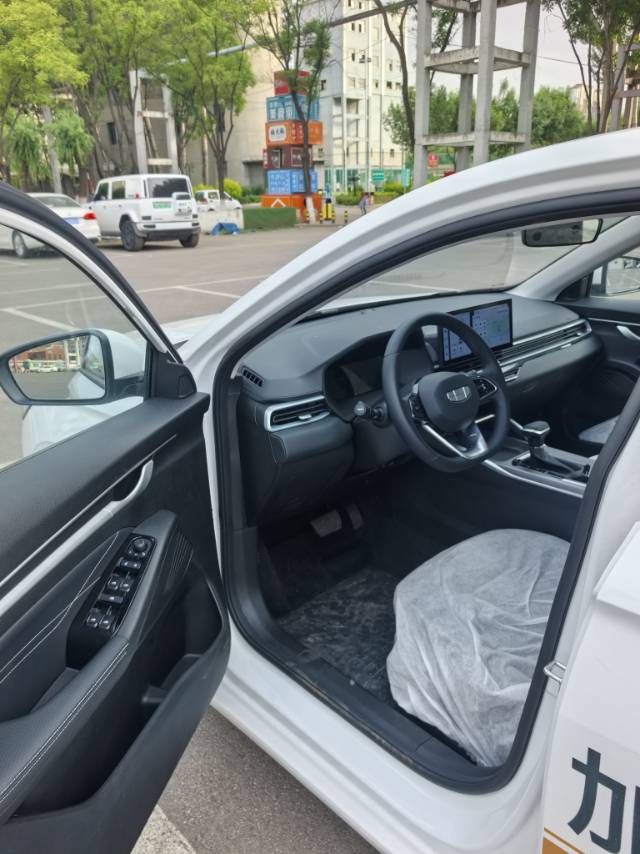 GEELY Emgrand 2026 #4 GEELY Emgrand 2026 صورة سيارة #4