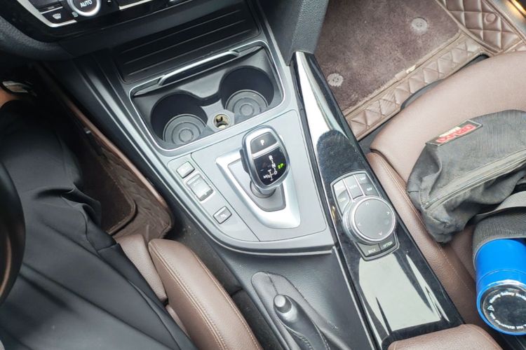 BMW 3 Series 2019 #18 BMW 3 Series 2019 car image #18
