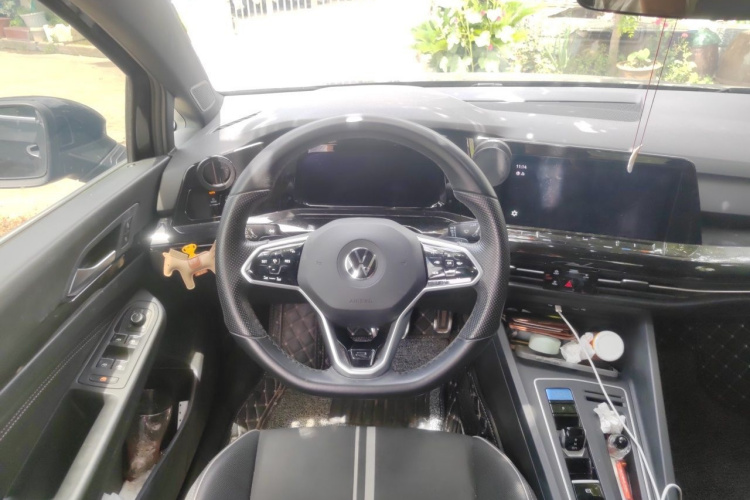 Volkswagen Golf 2021 car image #15