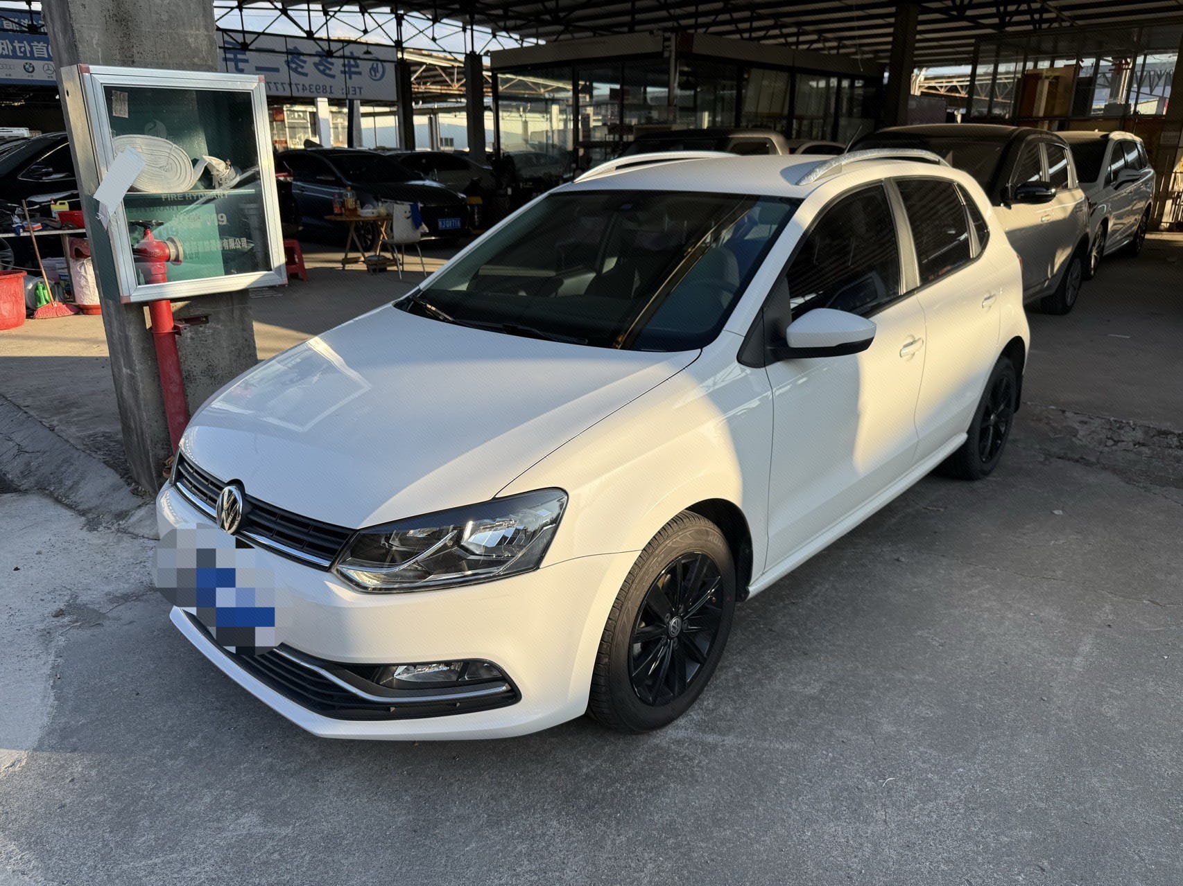 Volkswagen Polo 2015 car image 