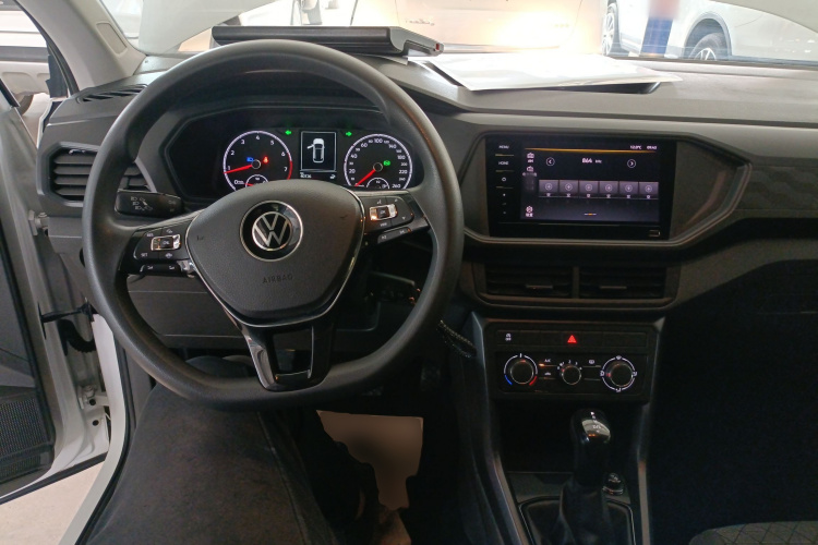 Volkswagen T-Cross 2021 car image #10