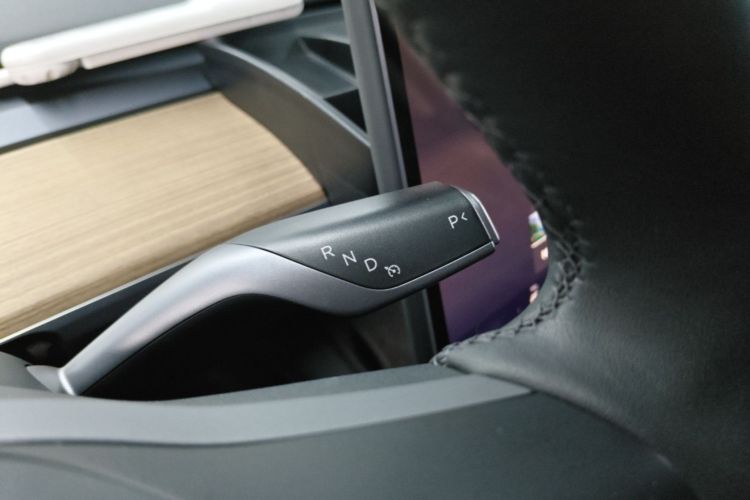 Tesla Model Y 2023 #14 Tesla Model Y 2023 car image #14