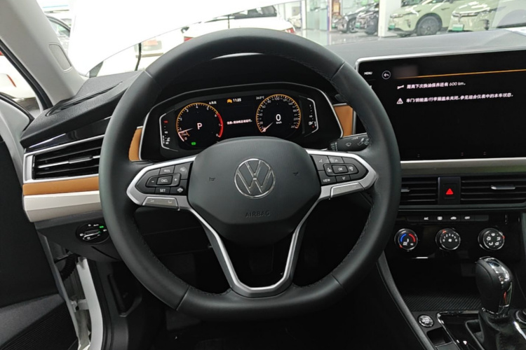 Volkswagen Bora 2023 #11 Volkswagen Bora 2023 изображение автомобиля #11
