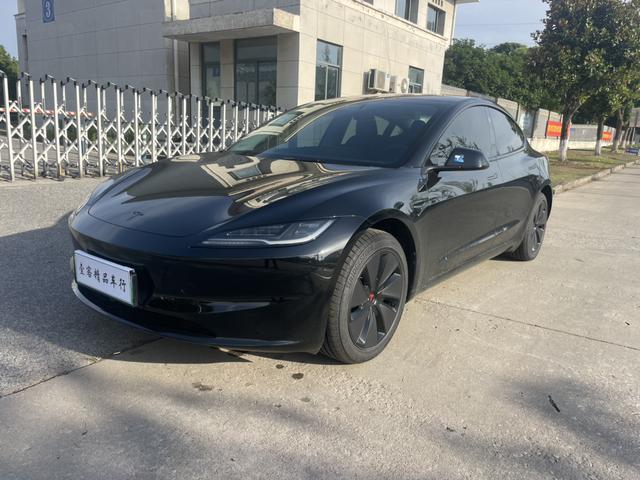 Tesla Model 3 2025 car image #15