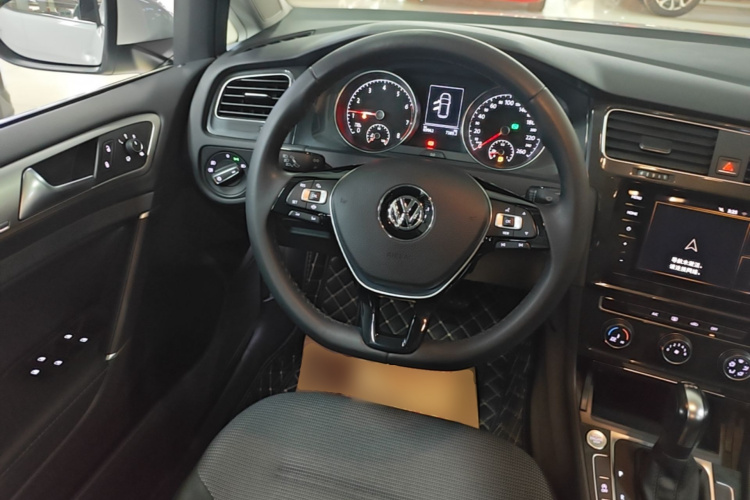 Volkswagen Golf 2020 #15 Volkswagen Golf 2020 car image #15