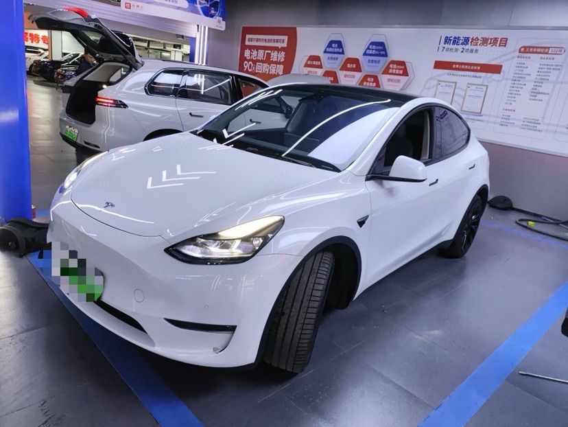 Tesla Model Y 2023 Tesla Model Y 2023 car image