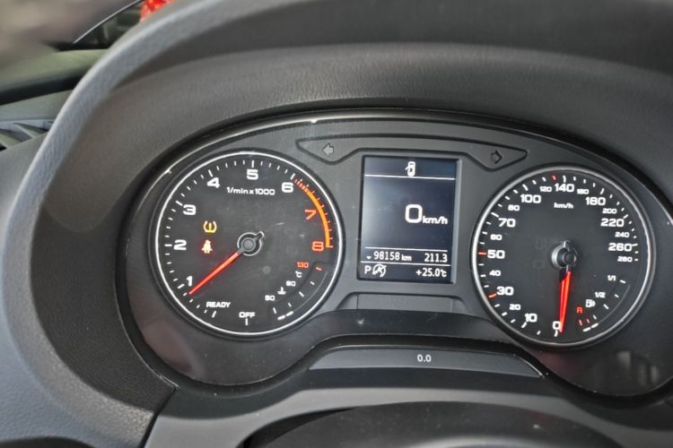 Audi A3 2019 car image #12