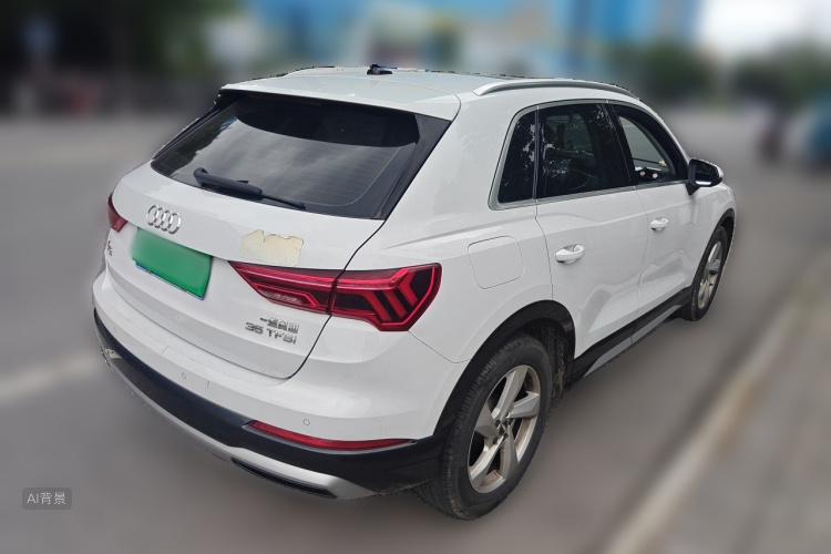 Audi Q3 2019 car image #7