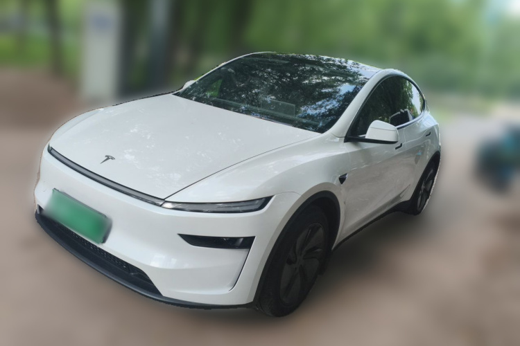 Tesla Model Y 2025 #2 Tesla Model Y 2025 car image #2