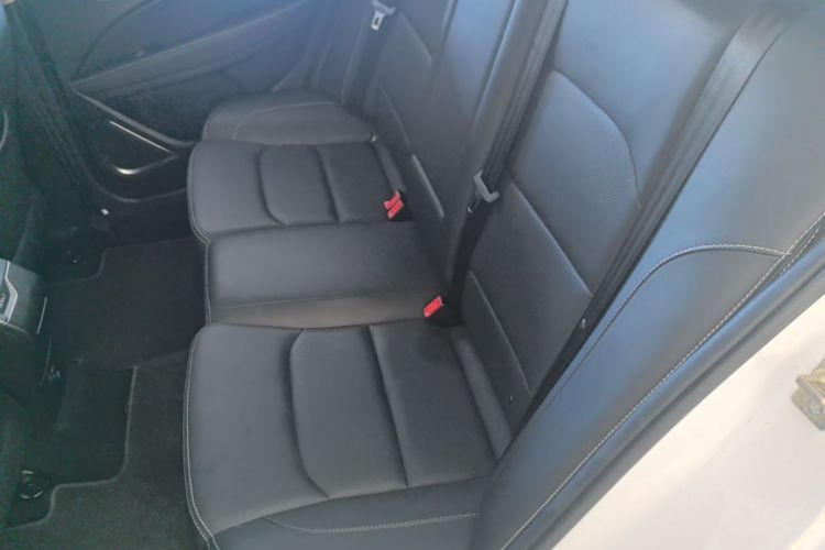 GEELY Emgrand 2019 car image #17
