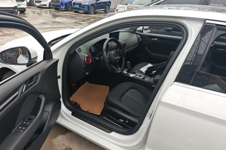 Audi A3 2019 car image #15