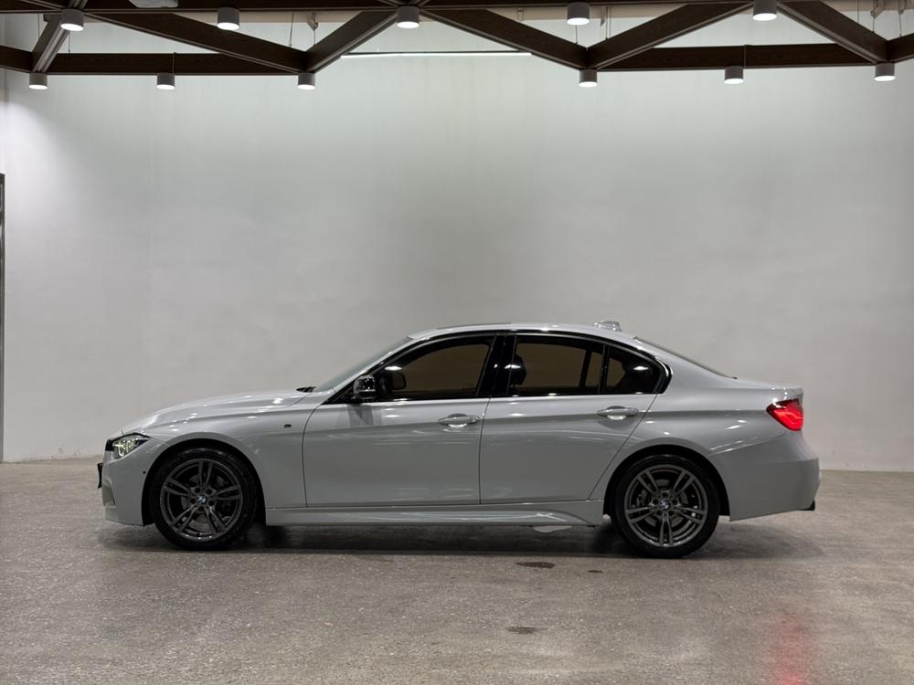 BMW 3 Series 2018 car image #3