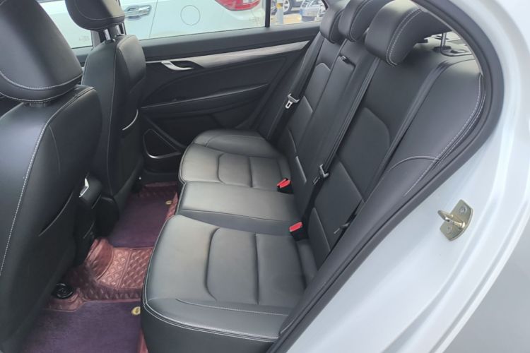 GEELY Emgrand 2019 #17 GEELY Emgrand 2019 car image #17