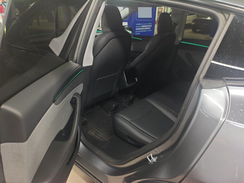 Tesla Model Y 2025 #6 Tesla Model Y 2025 immagine di auto #6