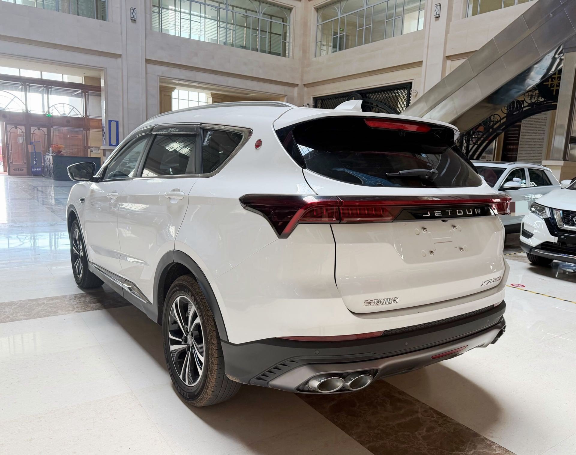 Jetour X70 PLUS 2022 car image #13