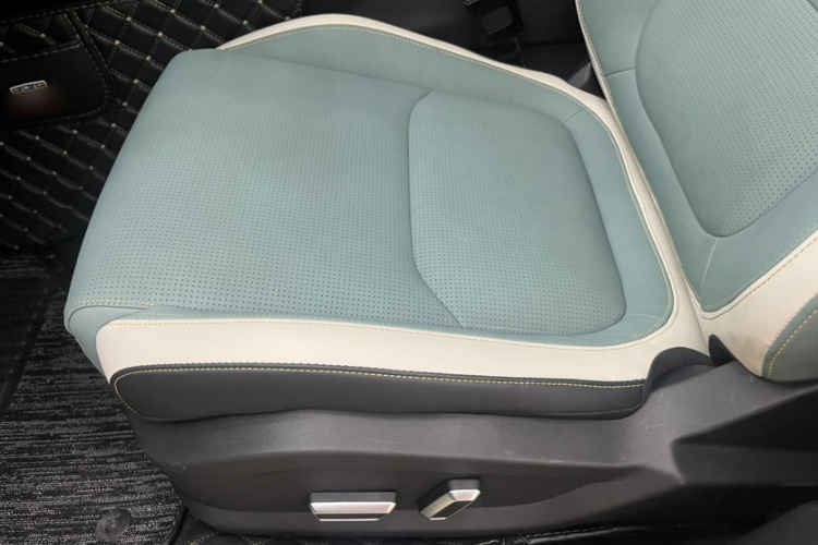 GEELY Emgrand L HiP 2022 car image #15