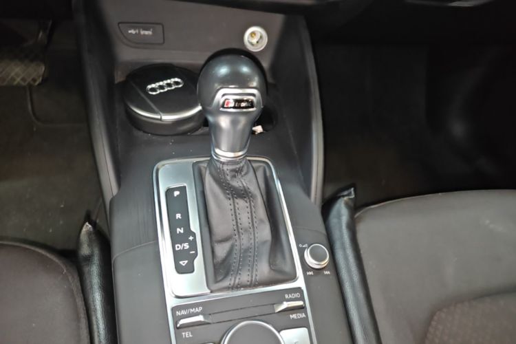 Audi A3 2018 car image #14