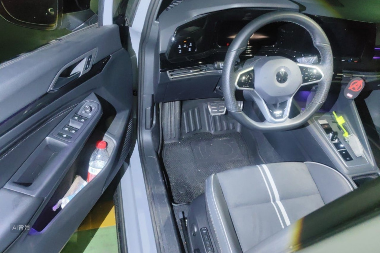 Volkswagen Golf 2022 car image #18