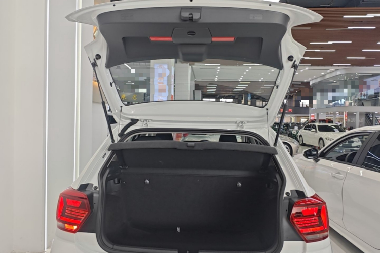 Volkswagen Polo 2023 car image #19