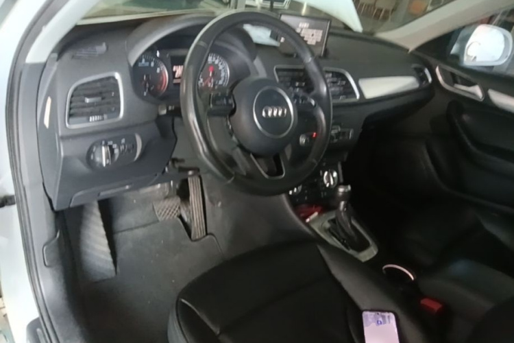 Audi Q3 2015 #10 Audi Q3 2015 car image #10