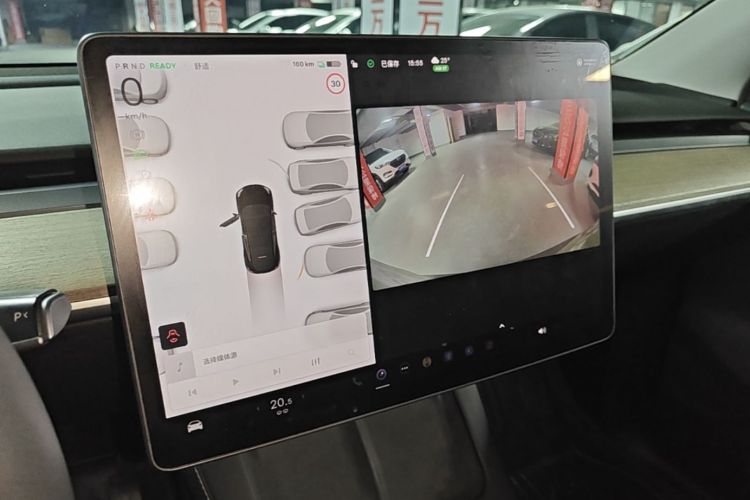 Tesla Model Y 2023 car image #13