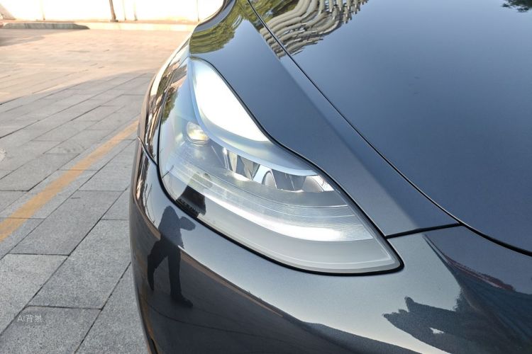Tesla Model Y 2025 #8 Tesla Model Y 2025 car image #8