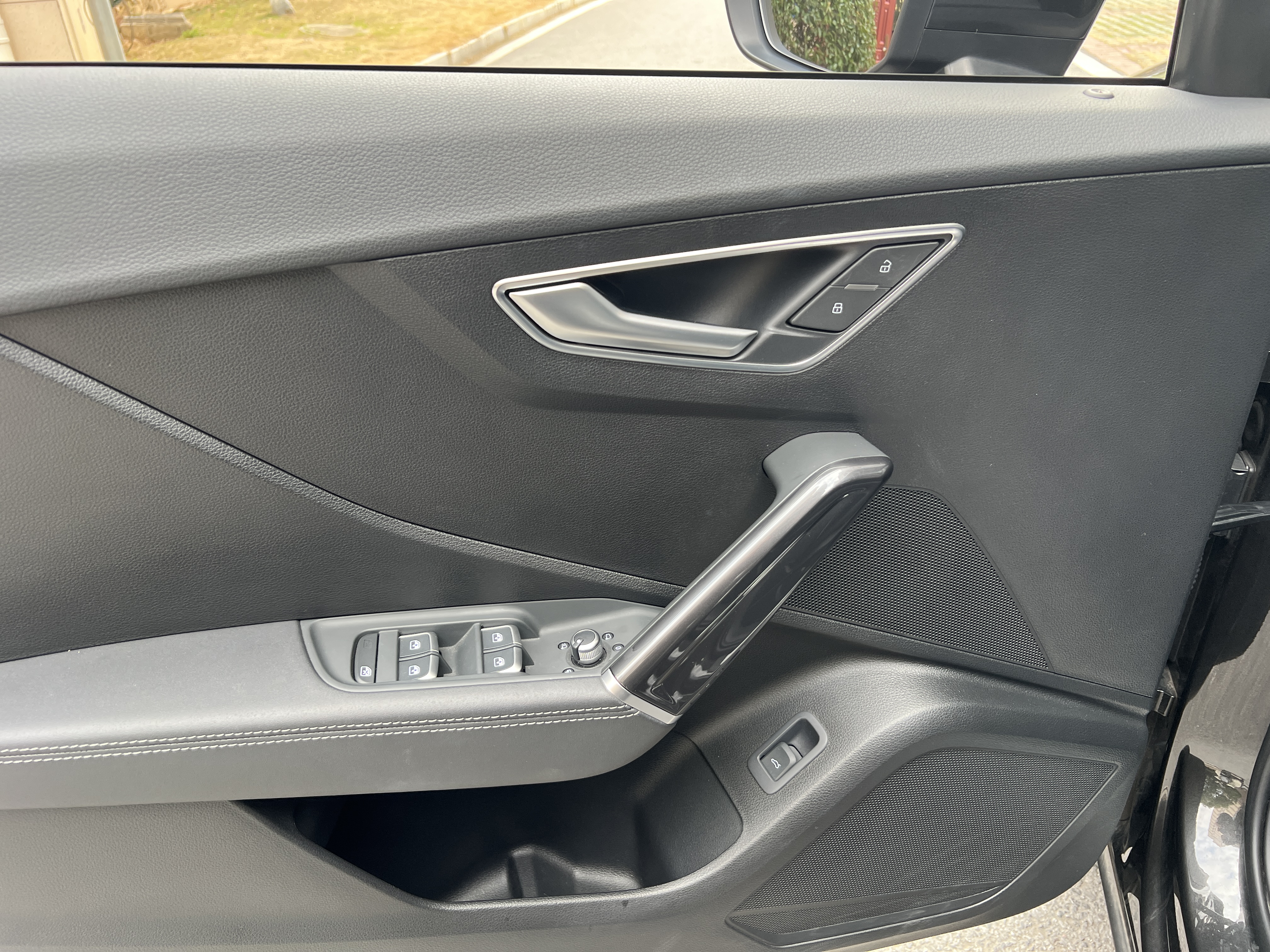 Q2L 2025 #59 Q2L 2025 car image #59