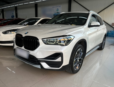 BMW X1 2020 BMW X1 2020 car image