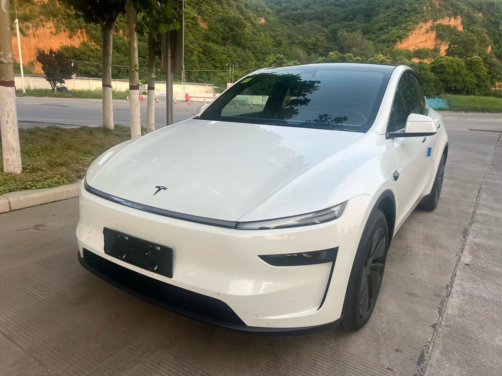 Tesla Model Y 2026 Tesla Model Y 2026 car image